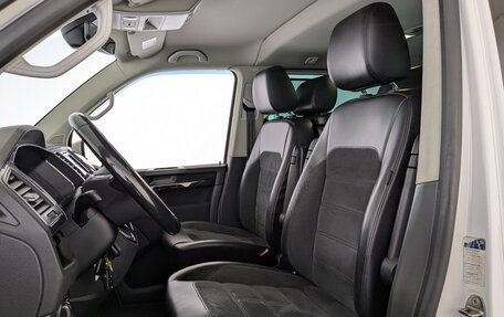 Volkswagen Multivan T6 рестайлинг, 2018 год, 3 315 000 рублей, 23 фотография