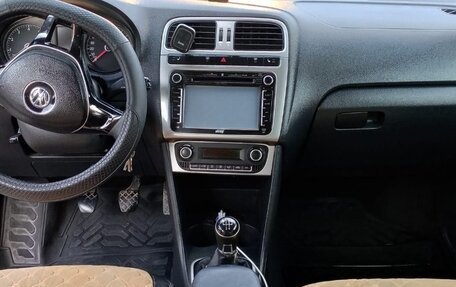 Volkswagen Polo VI (EU Market), 2015 год, 750 000 рублей, 7 фотография
