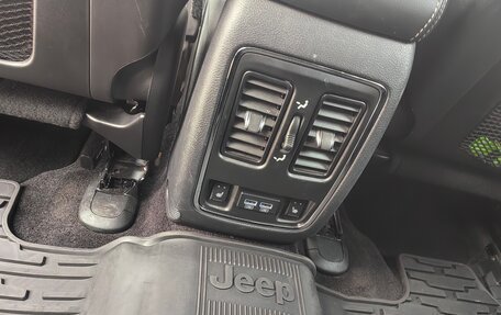 Jeep Grand Cherokee, 2016 год, 2 700 000 рублей, 18 фотография
