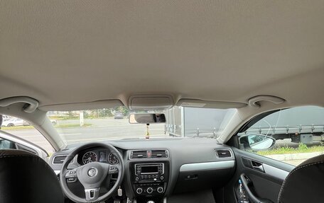 Volkswagen Jetta VI, 2013 год, 1 000 000 рублей, 12 фотография