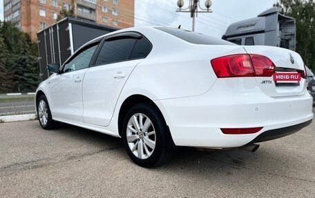 Volkswagen Jetta VI, 2013 год, 1 000 000 рублей, 7 фотография