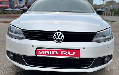 Volkswagen Jetta VI, 2013 год, 1 000 000 рублей, 6 фотография