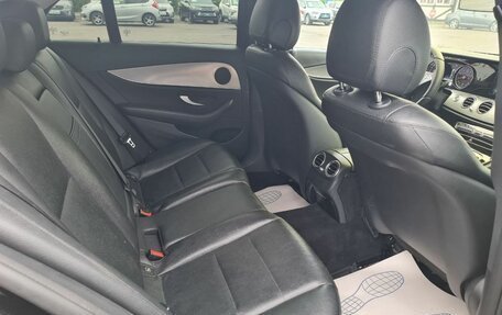 Mercedes-Benz E-Класс, 2017 год, 2 100 000 рублей, 13 фотография