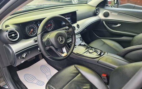 Mercedes-Benz E-Класс, 2017 год, 2 100 000 рублей, 15 фотография