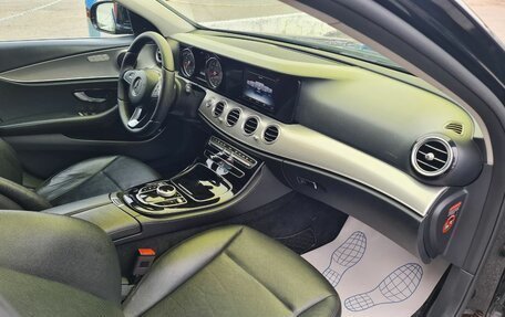 Mercedes-Benz E-Класс, 2017 год, 2 100 000 рублей, 19 фотография