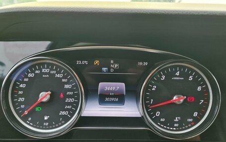 Mercedes-Benz E-Класс, 2017 год, 2 100 000 рублей, 33 фотография