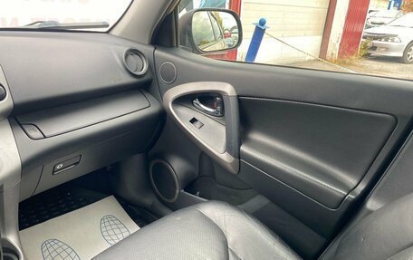Toyota RAV4, 2006 год, 1 000 000 рублей, 18 фотография