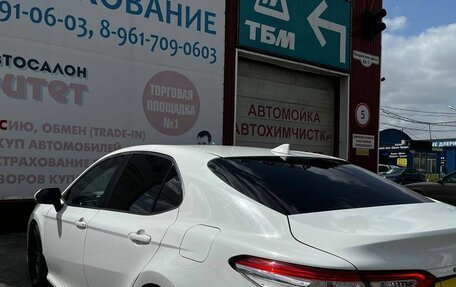 Toyota Camry, 2018 год, 2 300 000 рублей, 9 фотография