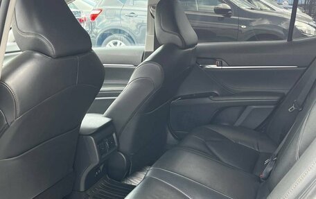 Toyota Camry, 2018 год, 2 300 000 рублей, 12 фотография
