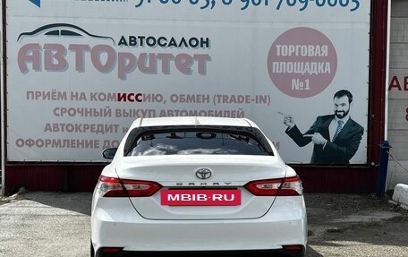 Toyota Camry, 2018 год, 2 300 000 рублей, 5 фотография