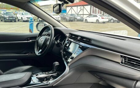 Toyota Camry, 2018 год, 2 300 000 рублей, 15 фотография