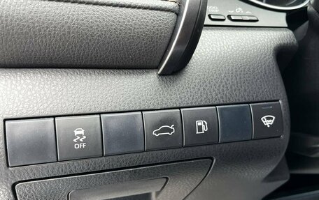 Toyota Camry, 2018 год, 2 300 000 рублей, 19 фотография