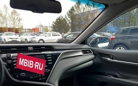 Toyota Camry, 2018 год, 2 300 000 рублей, 18 фотография