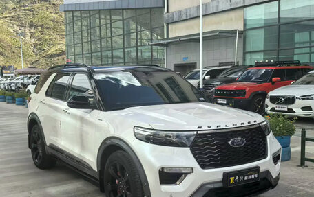 Ford Explorer VI, 2021 год, 2 530 000 рублей, 2 фотография