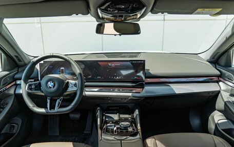 BMW 5 серия, 2025 год, 8 290 000 рублей, 11 фотография