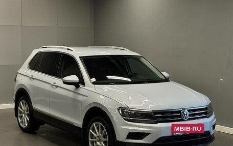 Volkswagen Tiguan II, 2018 год, 2 197 000 рублей, 5 фотография