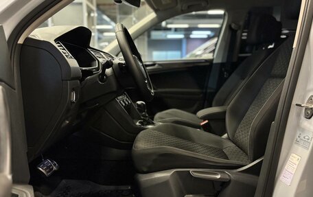 Volkswagen Tiguan II, 2018 год, 2 197 000 рублей, 23 фотография