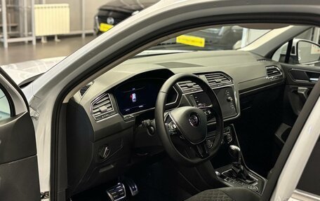 Volkswagen Tiguan II, 2018 год, 2 197 000 рублей, 21 фотография