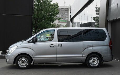 Hyundai Grand Starex Grand Starex I рестайлинг 2, 2017 год, 1 995 000 рублей, 8 фотография