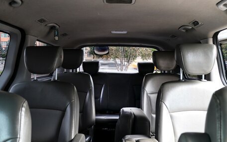 Hyundai Grand Starex Grand Starex I рестайлинг 2, 2017 год, 1 995 000 рублей, 11 фотография
