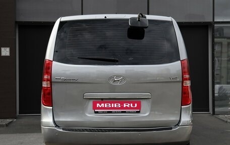 Hyundai Grand Starex Grand Starex I рестайлинг 2, 2017 год, 1 995 000 рублей, 6 фотография