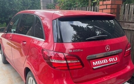 Mercedes-Benz B-Класс, 2017 год, 1 450 000 рублей, 2 фотография