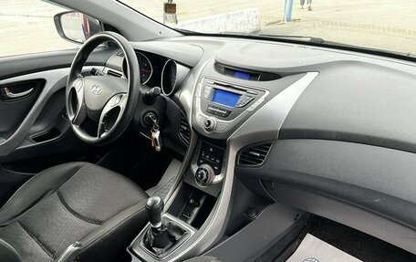 Hyundai Elantra V, 2012 год, 750 000 рублей, 21 фотография