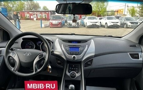 Hyundai Elantra V, 2012 год, 750 000 рублей, 24 фотография