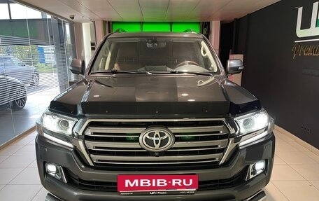 Toyota Land Cruiser 200, 2016 год, 7 350 000 рублей, 2 фотография