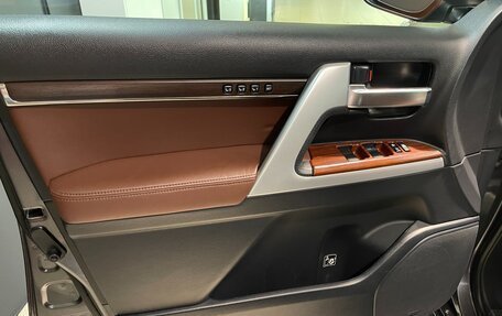 Toyota Land Cruiser 200, 2016 год, 7 350 000 рублей, 13 фотография