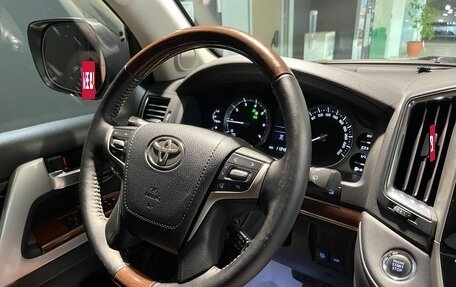 Toyota Land Cruiser 200, 2016 год, 7 350 000 рублей, 27 фотография
