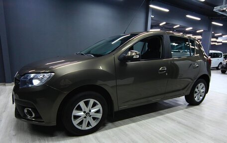 Renault Sandero II рестайлинг, 2018 год, 899 000 рублей, 1 фотография