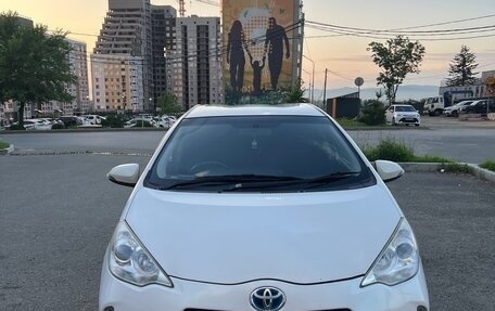 Toyota Aqua I, 2013 год, 750 000 рублей, 1 фотография