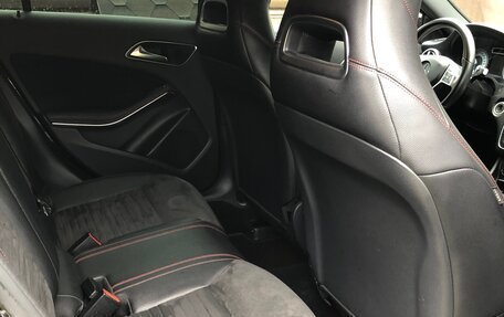 Mercedes-Benz A-Класс, 2015 год, 1 390 000 рублей, 6 фотография