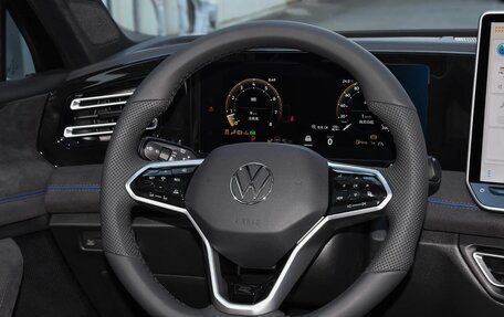 Volkswagen Tiguan, 2025 год, 4 270 000 рублей, 9 фотография