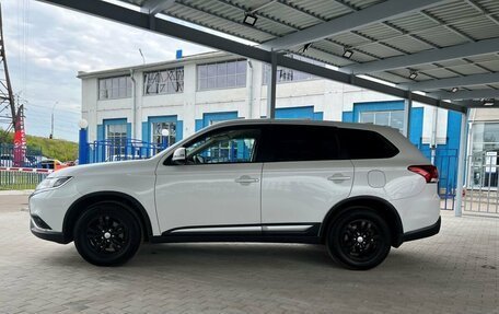 Mitsubishi Outlander III рестайлинг 3, 2018 год, 1 829 000 рублей, 2 фотография