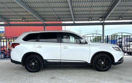 Mitsubishi Outlander III рестайлинг 3, 2018 год, 1 829 000 рублей, 6 фотография