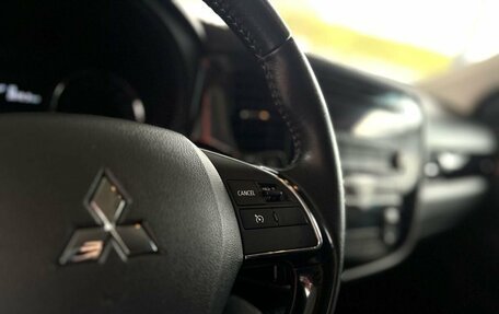 Mitsubishi Outlander III рестайлинг 3, 2018 год, 1 829 000 рублей, 14 фотография