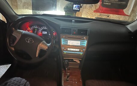 Toyota Camry, 2009 год, 1 100 000 рублей, 10 фотография