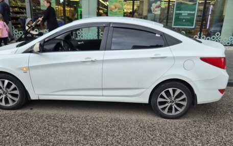 Hyundai Solaris II рестайлинг, 2014 год, 850 000 рублей, 2 фотография
