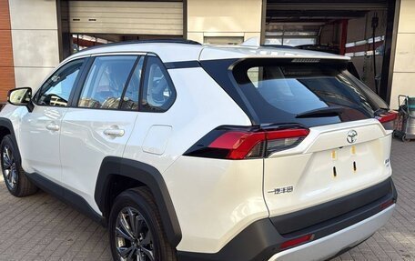 Toyota RAV4, 2025 год, 3 610 000 рублей, 2 фотография