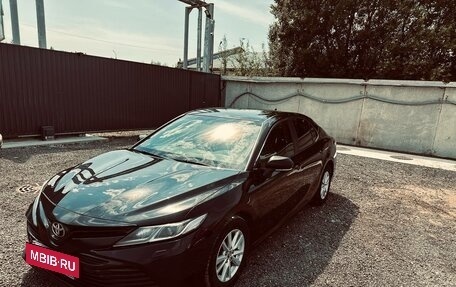 Toyota Camry, 2018 год, 2 000 000 рублей, 2 фотография
