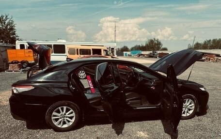 Toyota Camry, 2018 год, 2 000 000 рублей, 9 фотография