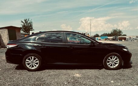 Toyota Camry, 2018 год, 2 000 000 рублей, 13 фотография
