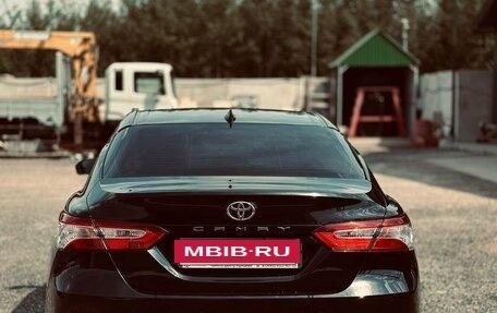 Toyota Camry, 2018 год, 2 000 000 рублей, 7 фотография