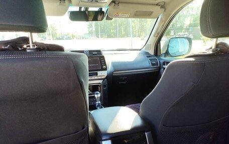 Toyota Land Cruiser Prado 150 рестайлинг 2, 2020 год, 6 300 000 рублей, 8 фотография