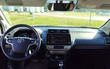 Toyota Land Cruiser Prado 150 рестайлинг 2, 2020 год, 6 300 000 рублей, 7 фотография