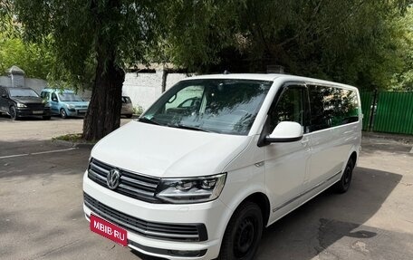 Volkswagen Caravelle T6 рестайлинг, 2018 год, 3 700 000 рублей, 1 фотография