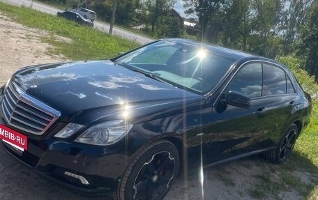 Mercedes-Benz E-Класс, 2010 год, 1 350 000 рублей, 3 фотография