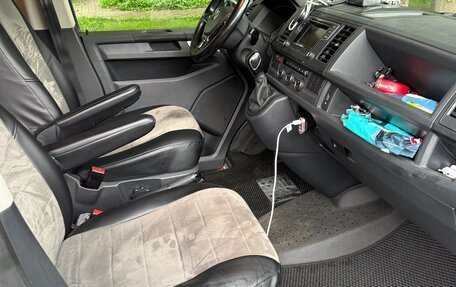 Volkswagen Caravelle T6 рестайлинг, 2018 год, 3 700 000 рублей, 20 фотография